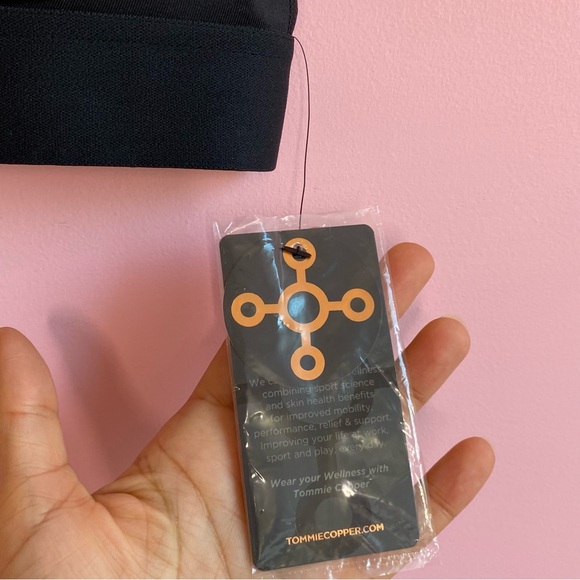 SOLD! Tommie Copper Shoulder Support Bra with Zipper, Black, M - Picture 7 of 15